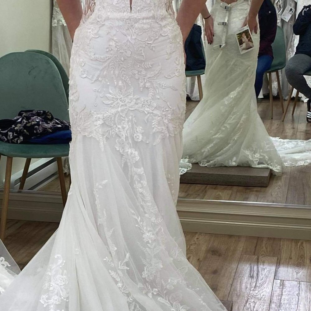 Wedding Dress - Picture 3 of 3